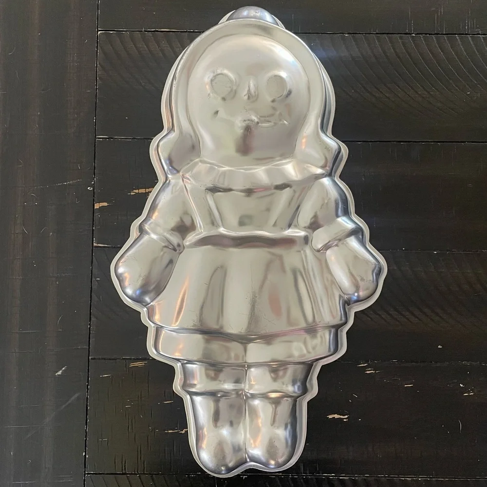 Vintage Original 1971 Raggedy Anne Doll Cake Pan Mold by Wilton. RETRO! Aluminum